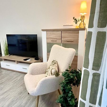 The Elite Suite Downtown 2- Bedroom Apt Ac & Garage Parking Bratislava Dış mekan fotoğraf