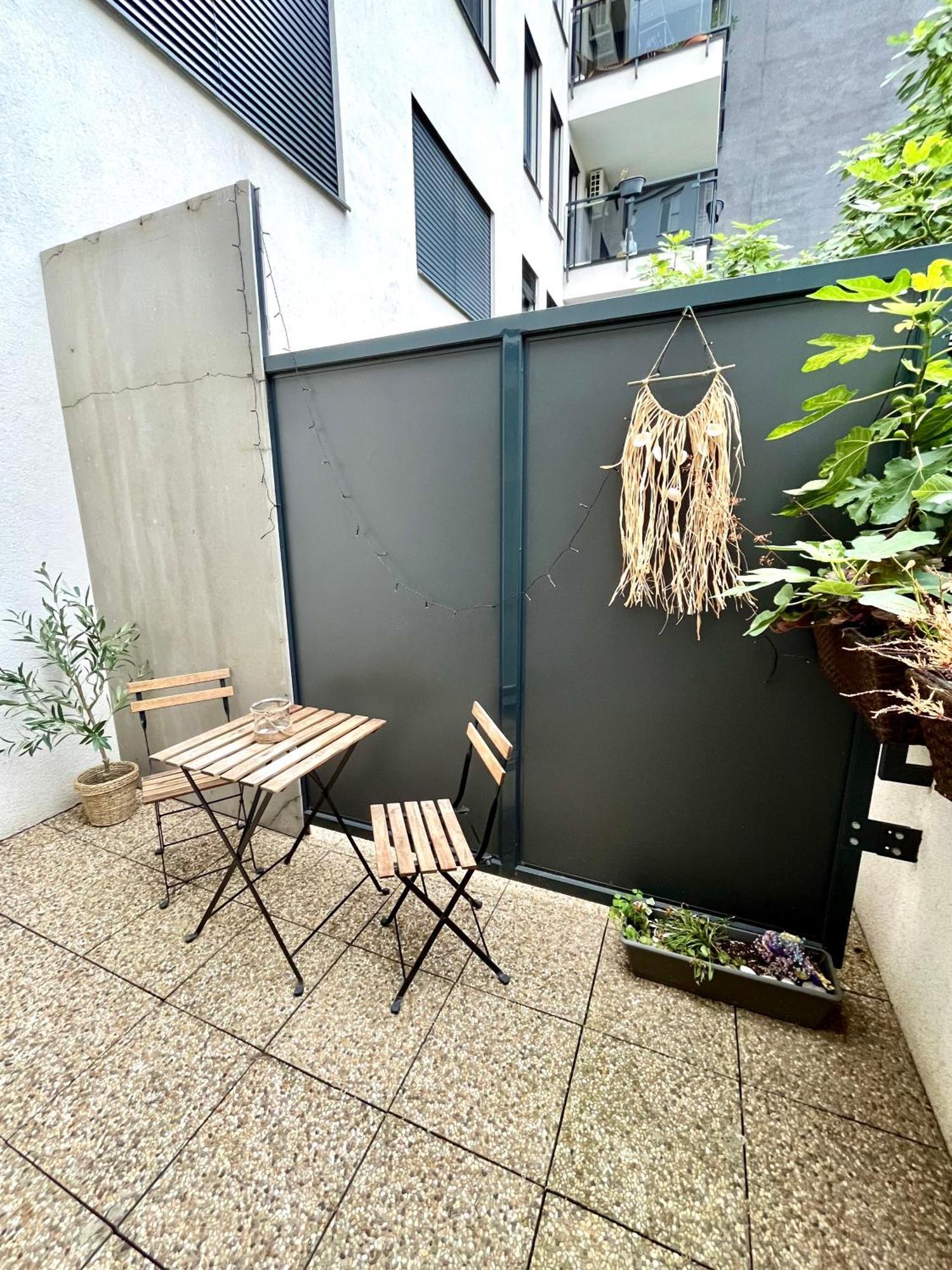 The Elite Suite Downtown 2- Bedroom Apt Ac & Garage Parking Bratislava Dış mekan fotoğraf