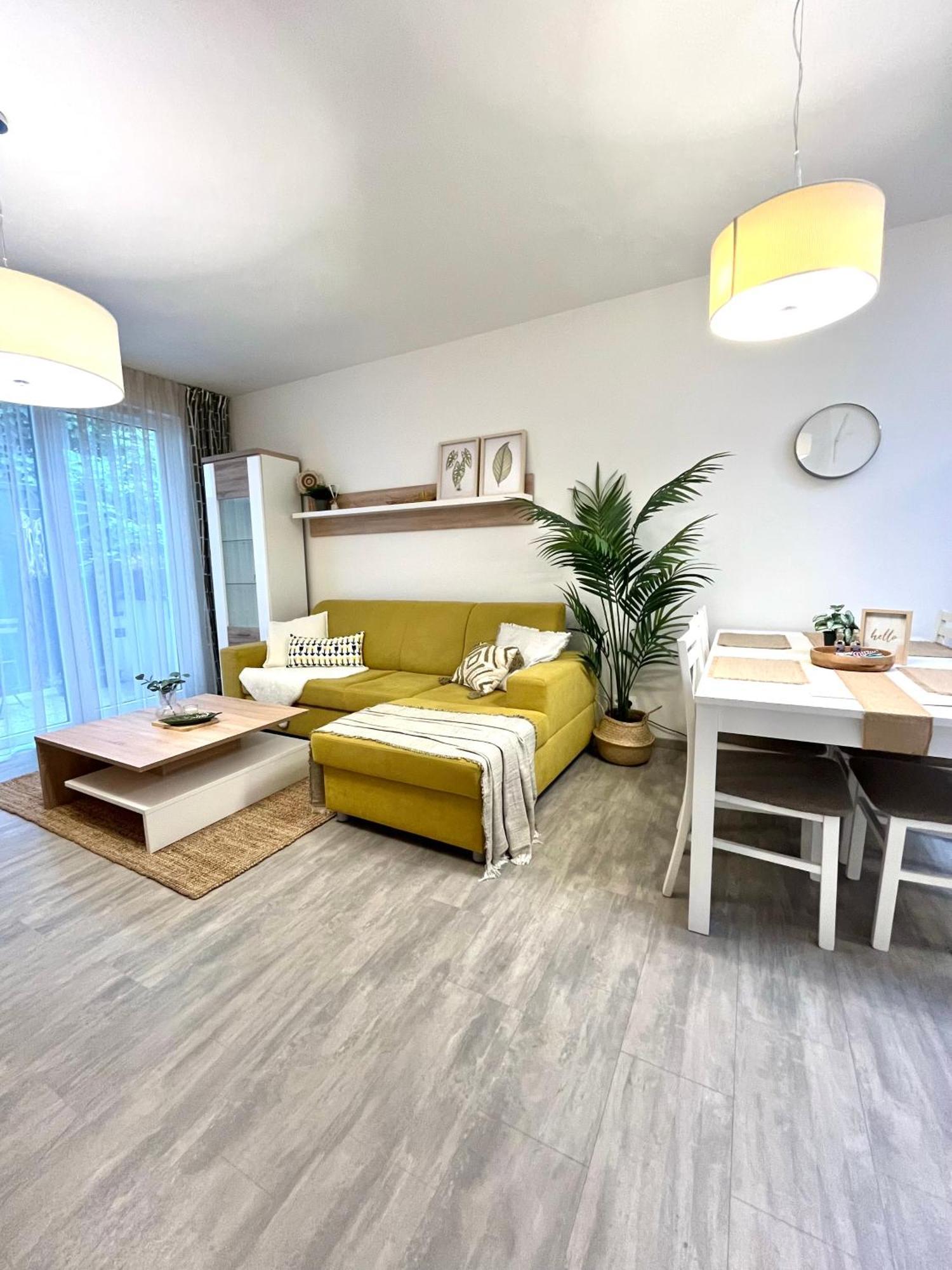 The Elite Suite Downtown 2- Bedroom Apt Ac & Garage Parking Bratislava Dış mekan fotoğraf